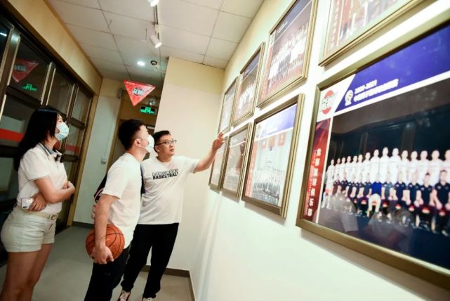 九游体育亚洲官网-包含国际知名篮球教练造访非洲联赛，传授经验技巧的词条