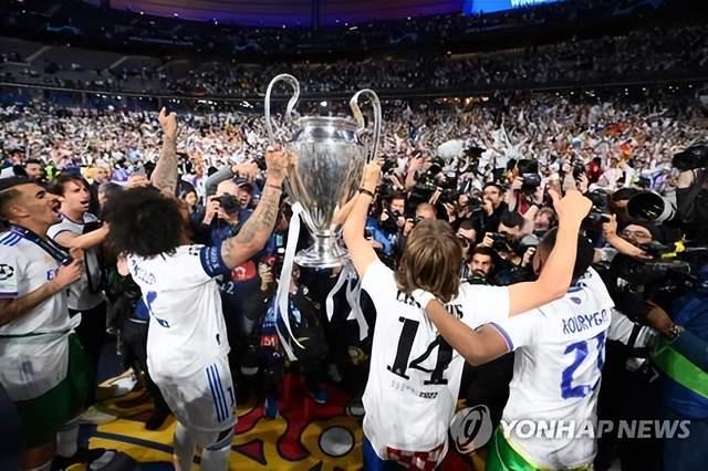 足球比赛在全球范围内持续发酵