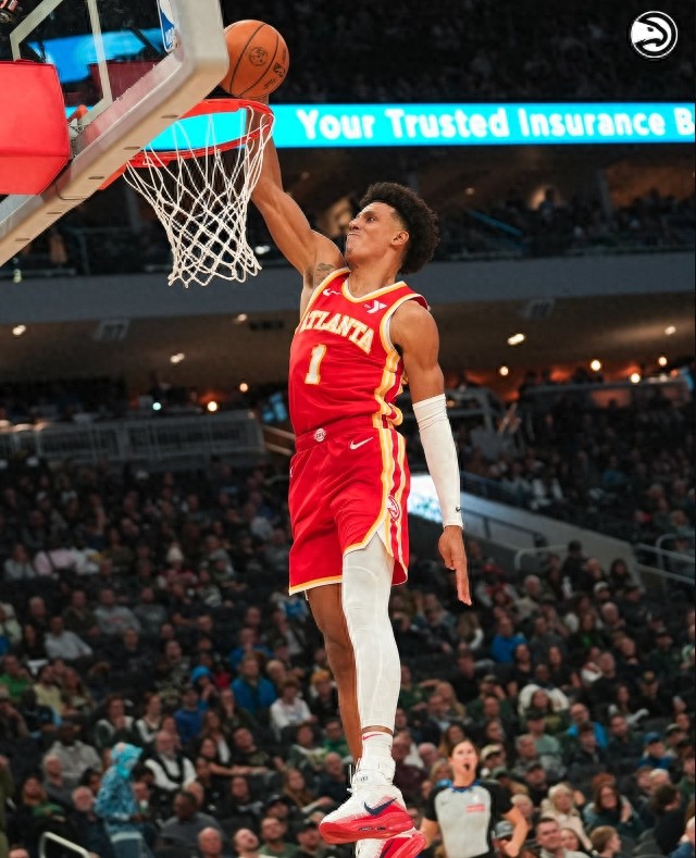 雄鹿三分球命中率高达50%，轻取老鹰取得两连胜的简单介绍