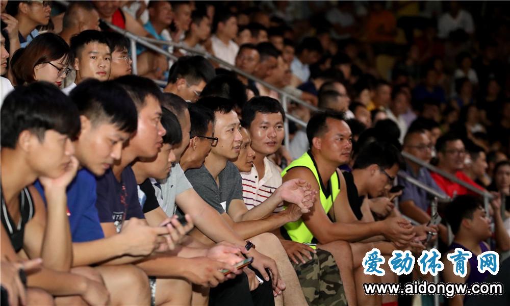 九游体育app下载-美洲篮球大赛观众喊出新口号，球迷热情高涨的简单介绍