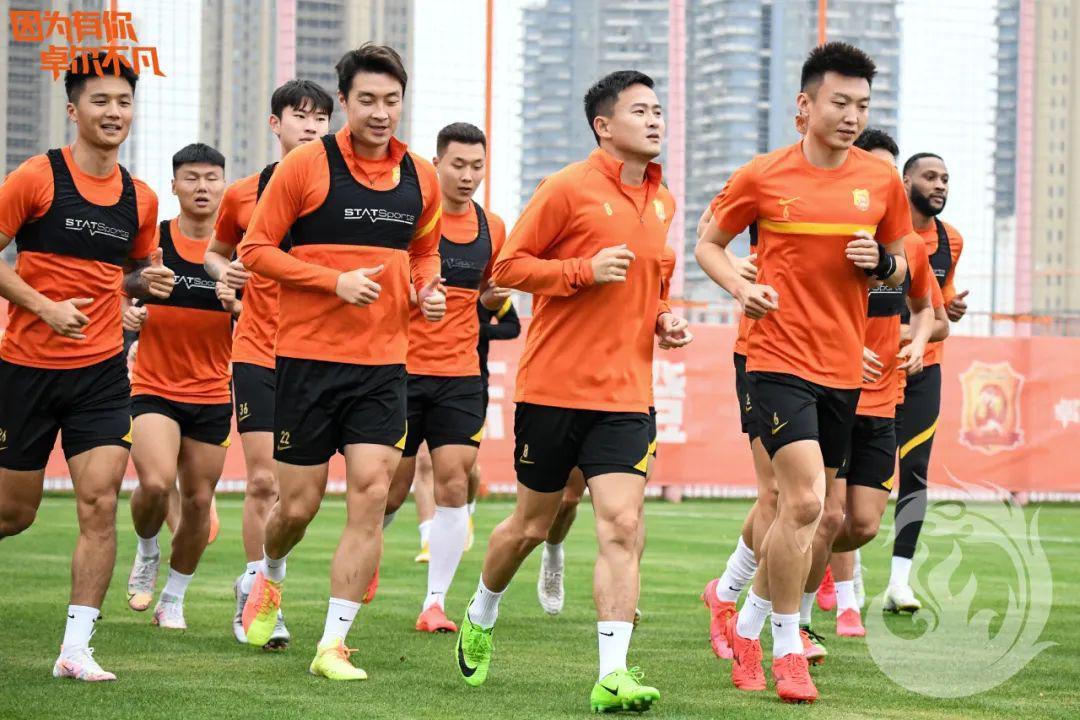 九游体育-包含老牌劲旅：沙尔克队的征程如何？的词条