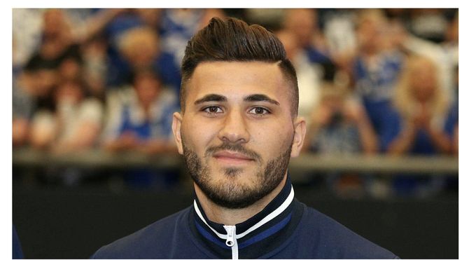 包含老牌劲旅：沙尔克队的征程如何？的词条