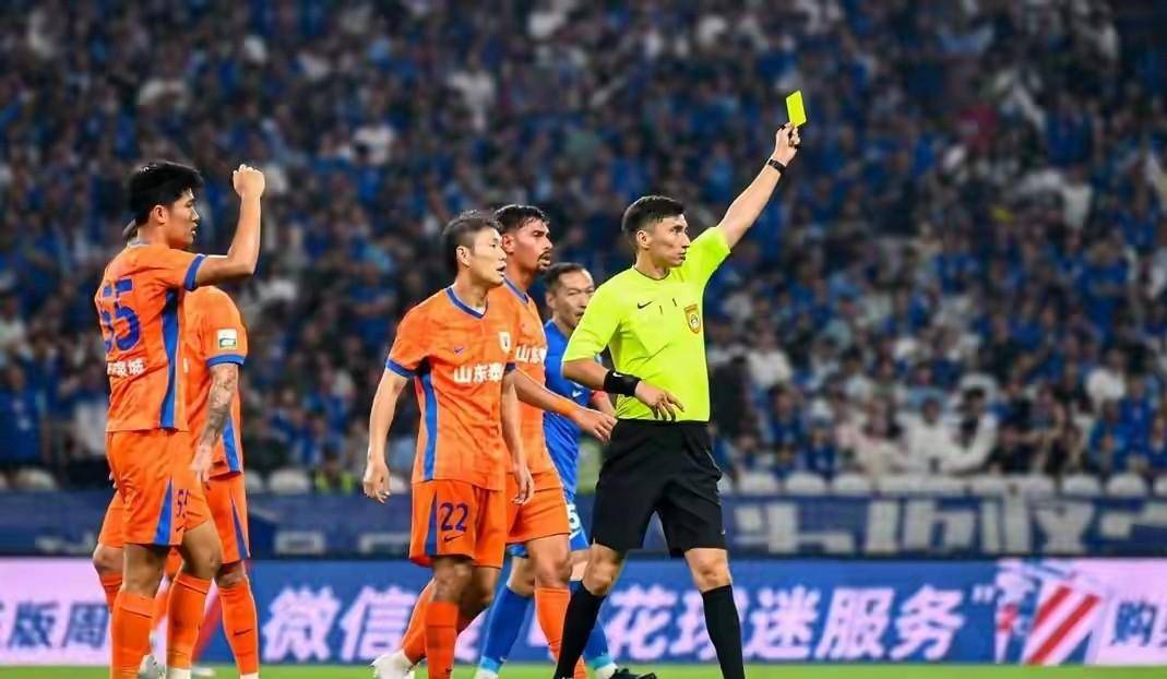 中超球队在争议判罚下取胜，晋级下一轮